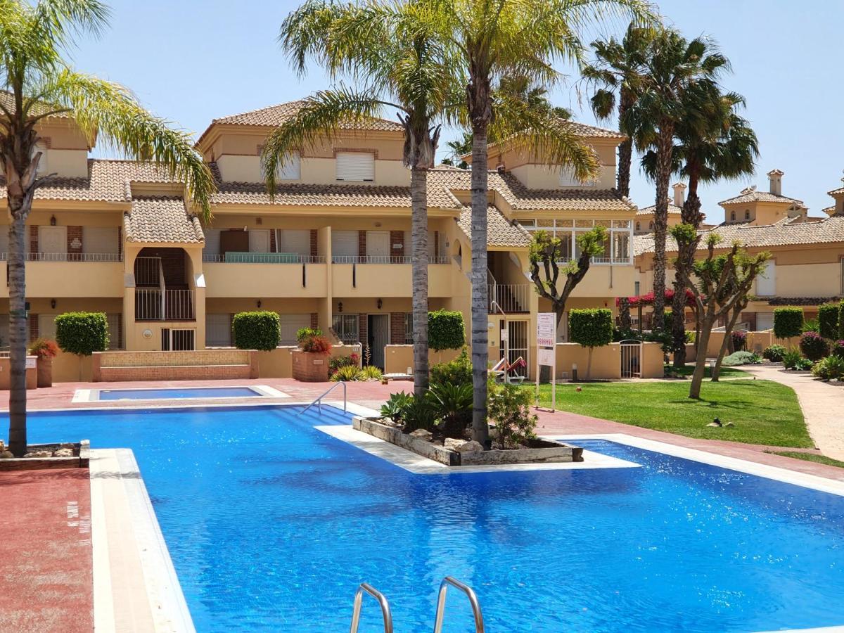 The Hideaway 2 Bed Poolside Groundfloor On Albatros Full Ac Free Fast Wifi Daire